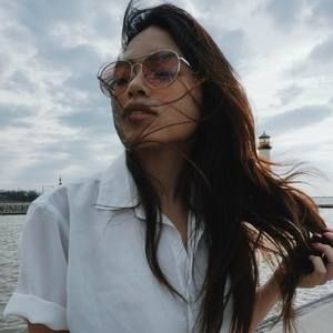 Meet your Posher, Nhu